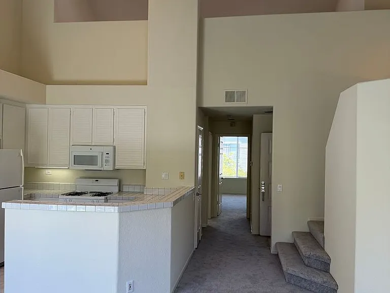 430 Navaro Pl #220 — Photo 3