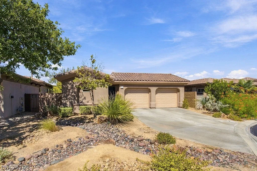 3 bed, 3.0 bath, 1889 sqft, $3,195 — Photo 4