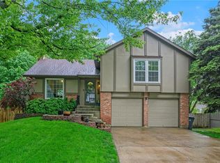 15913 W 154th St, Olathe, KS 66062