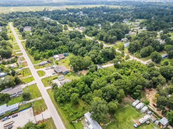 359 County Road 3417, Cleveland, TX 77327