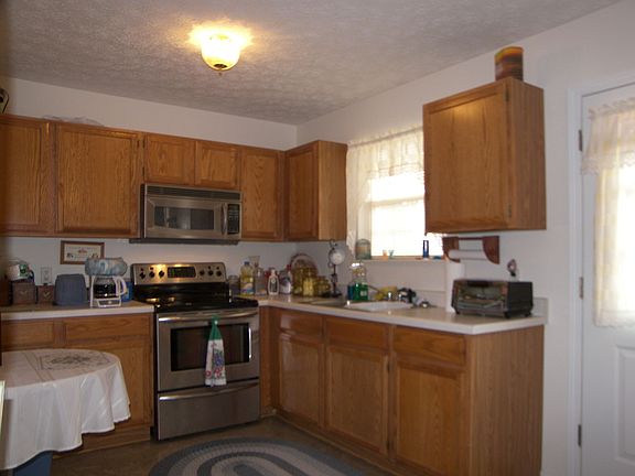 2nd image of 4526 Clifton Ln