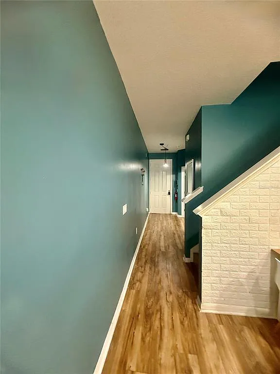 3 bed, 3.0 bath, 1362 sqft, $1,850 — Photo 4
