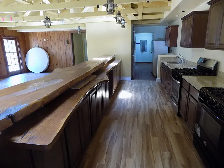 740 W Foothill Blvd — Photo 5