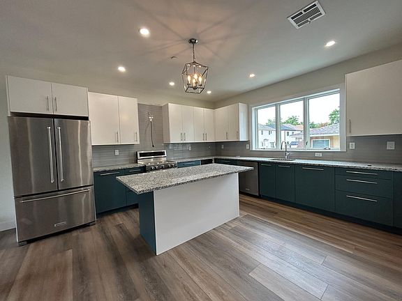 4th image of 367 Belfield Ave #1