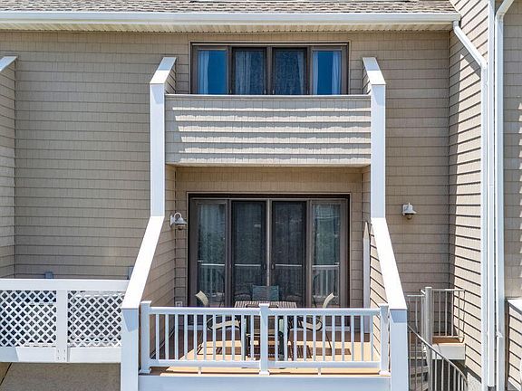 4th image of 1266 Ocean Avenue #19