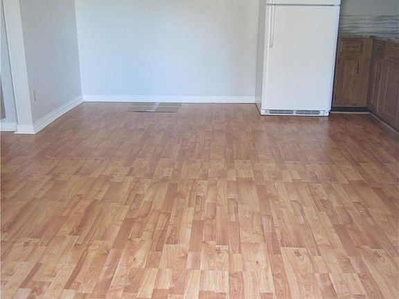 3rd image of 690 College Dr APT C