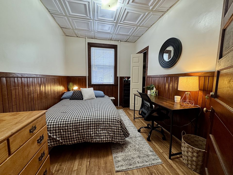 1st image of 614 University Ave #11590697