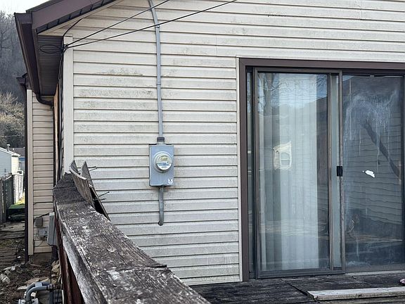 4th image of 4726 Washington Ave SE