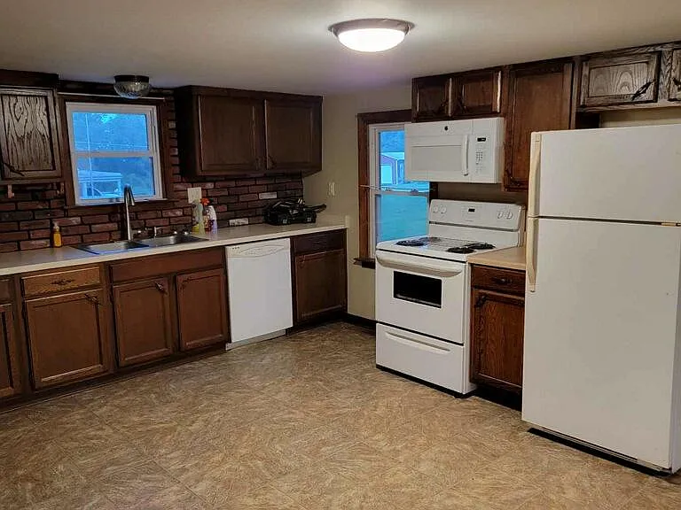 8683 Orchard Rd — Photo 9