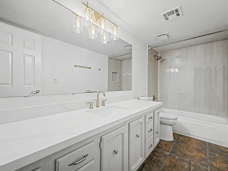 15837 N 47th Pl — Photo 20
