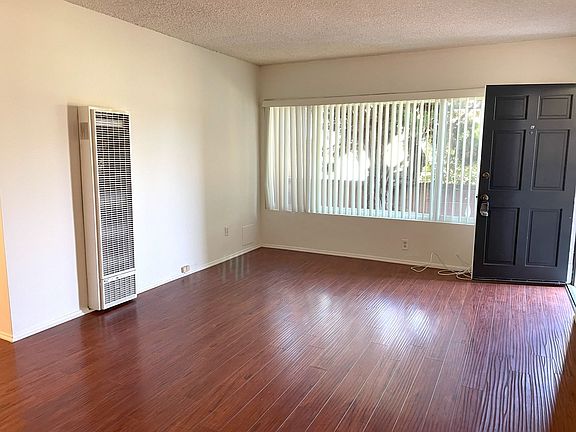 3rd image of 2517 Clark Ln APT B