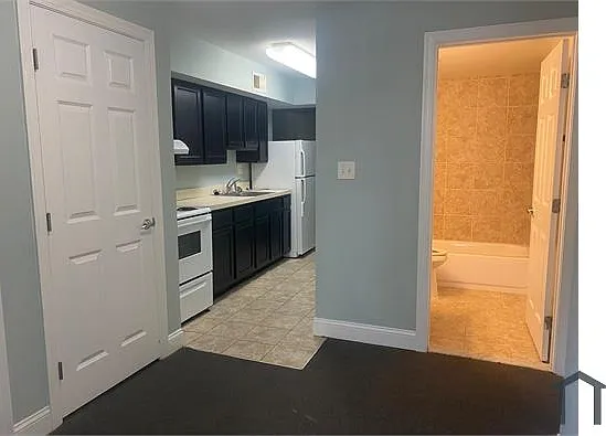 1 bed, 832 sqft, $1,097 — Photo 1