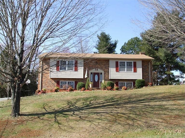 1st image of 224 Maple Hills Dr