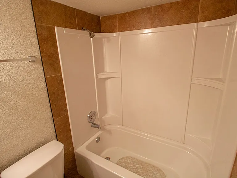 1013 W Ash St — Photo 26