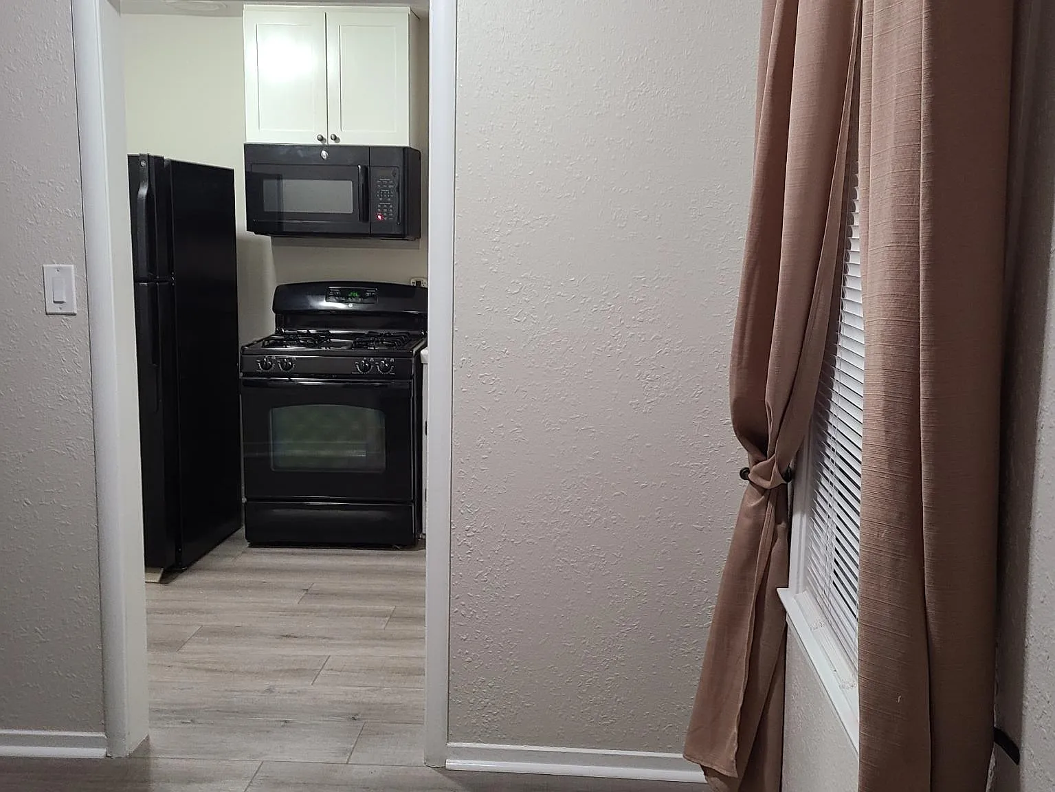 2 bed, 800 sqft, $2,950 — Photo 3