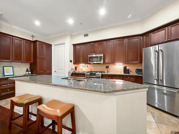 990 Stanford Ave APT 415, Baton Rouge, LA 70808