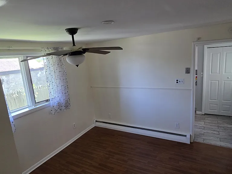 264 Roberts Ave — Photo 9
