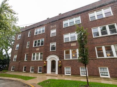 1219 W Jarvis Ave #1, Chicago, IL, 60626