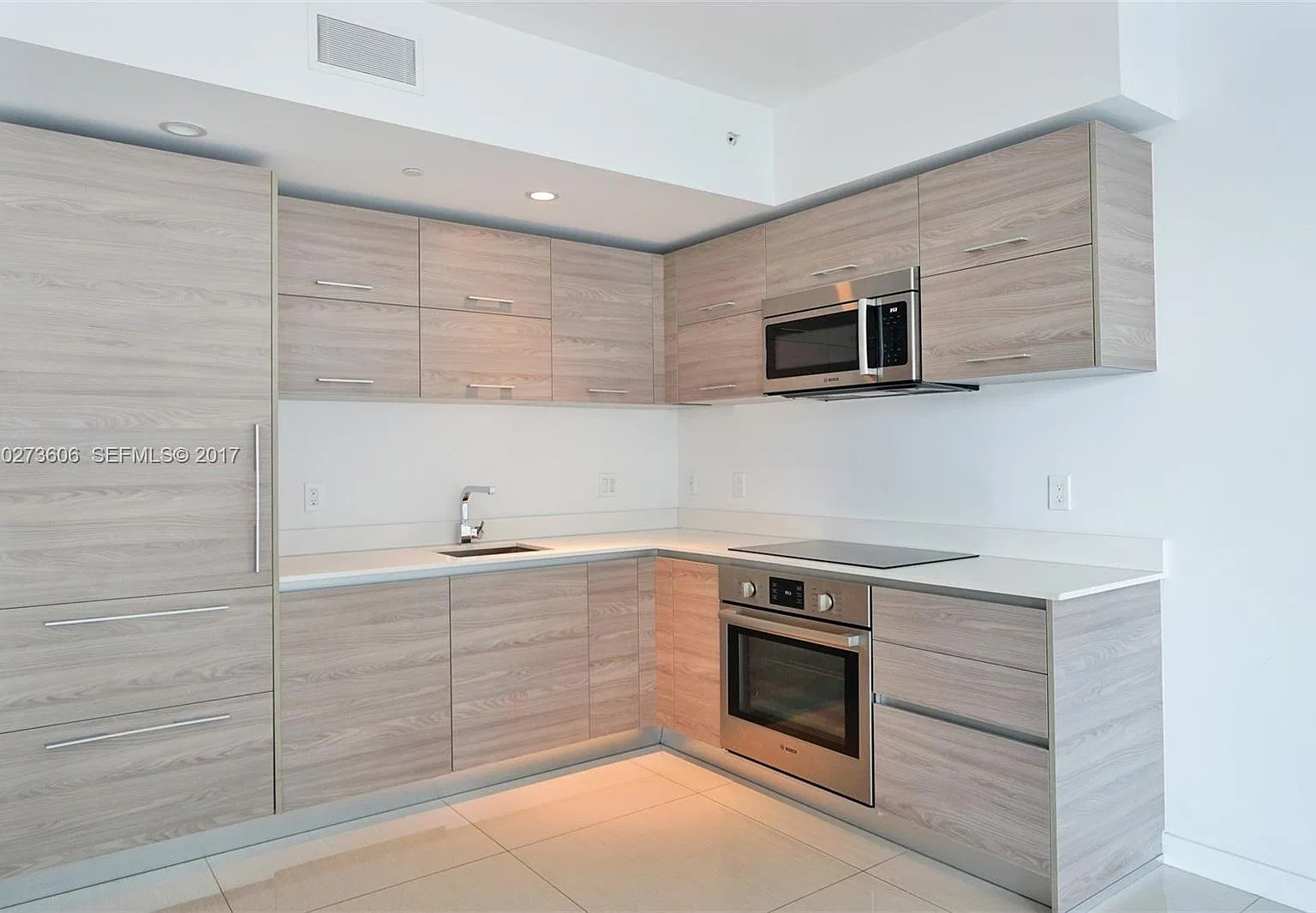 1 bed, 1.5 bath, 762 sqft, $3,600 — Photo 1