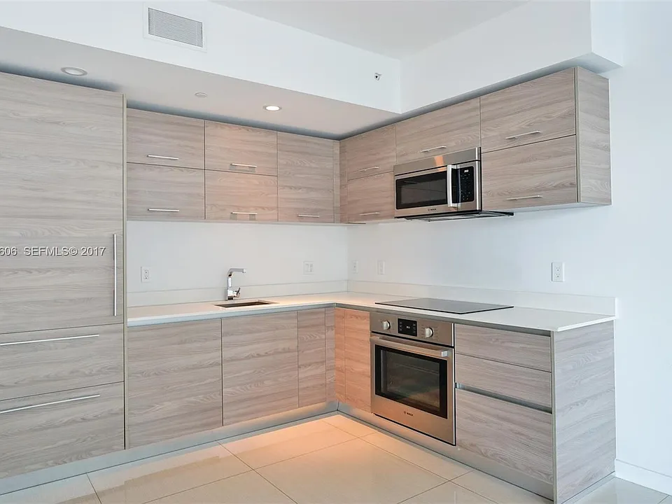 1300 S Miami Ave #1308