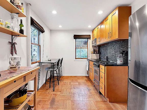 3rd image of 139 S 1st St APT 3