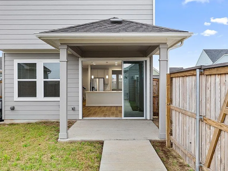 303 Elm Branch Trl — Photo 32