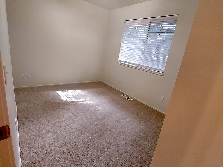 1085 NE Purcell Blvd #1-4 — Photo 14