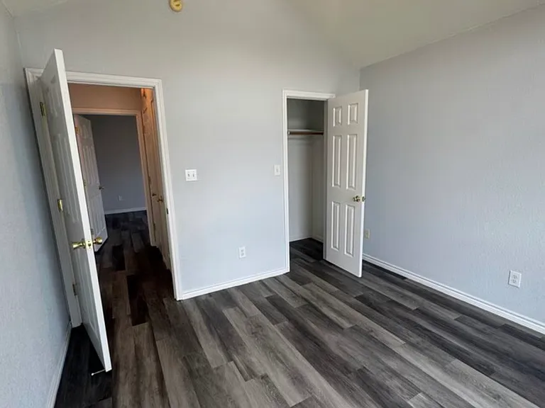 4301 Capri Dr — Photo 31