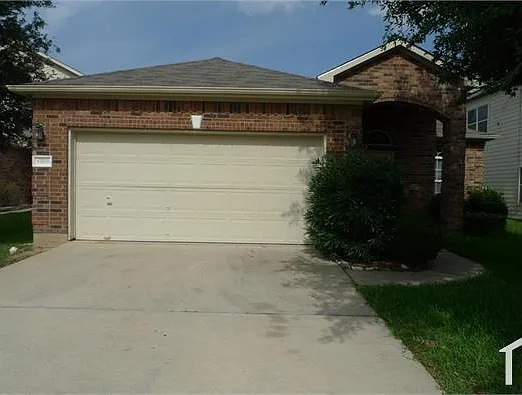 3 bed, 1720 sqft, $2,300 — Photo 3