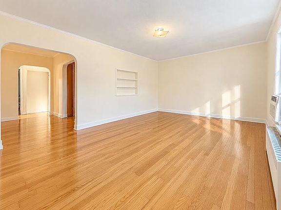 3rd image of 2061 23rd St #1