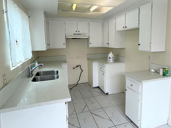 4th image of 1637 S Laurel Ave APT 1