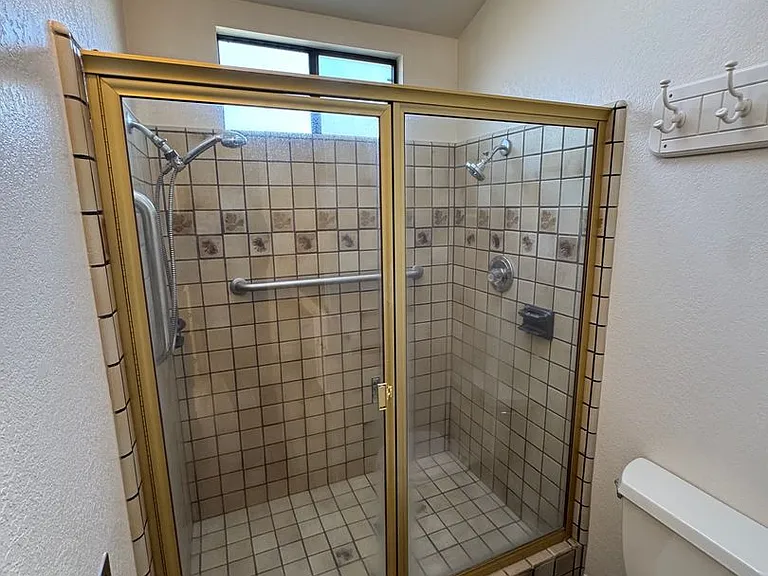 1571 Vista Grande Ln — Photo 22