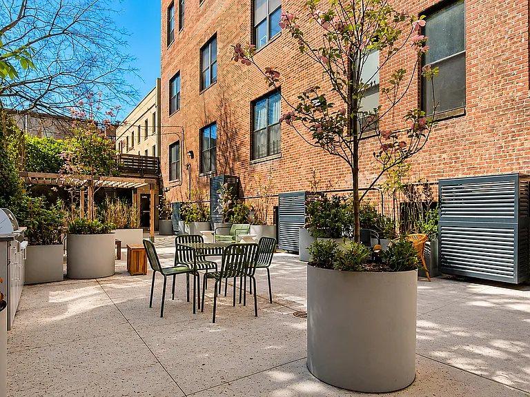 180 Bainbridge St #111 — Photo 8