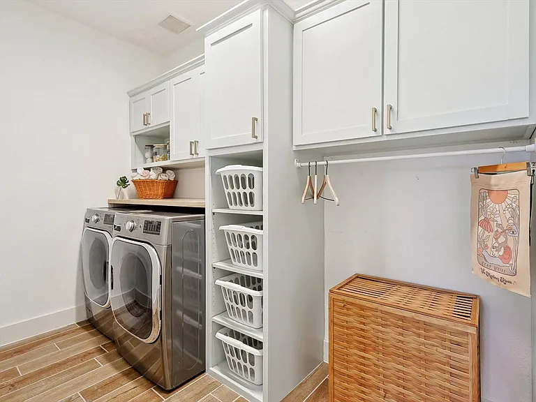 2420 Elm Pl — Photo 21