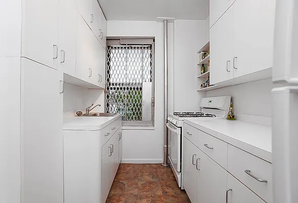 Rented by Emor Management Inc. | media 37