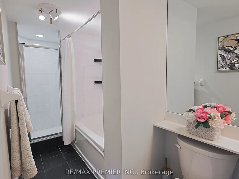 210 Victoria St #4407 — Photo 42