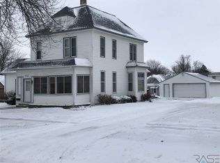 514 N Spring St, Luverne, MN 56156