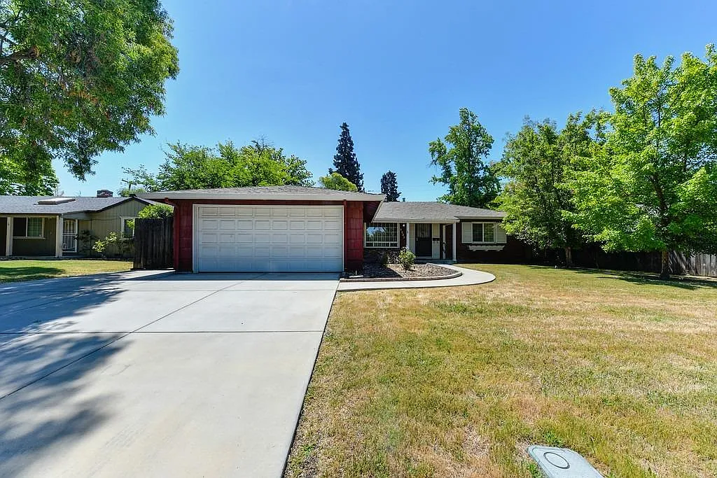 4532 Forest Pkwy photo 1