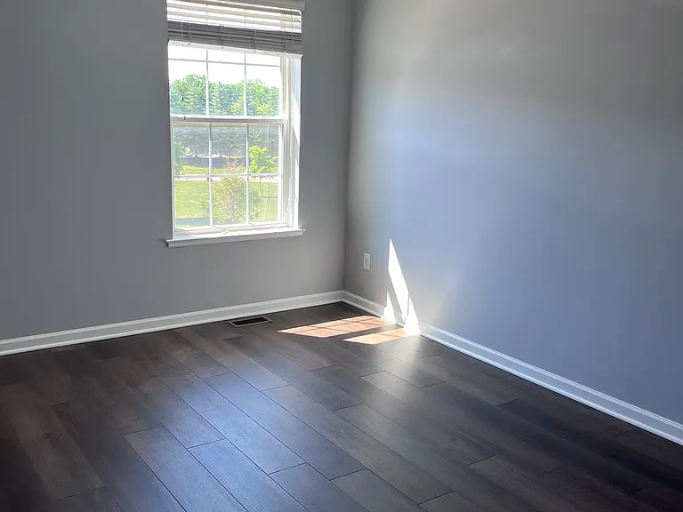 2604 Riversedge Dr — Photo 6