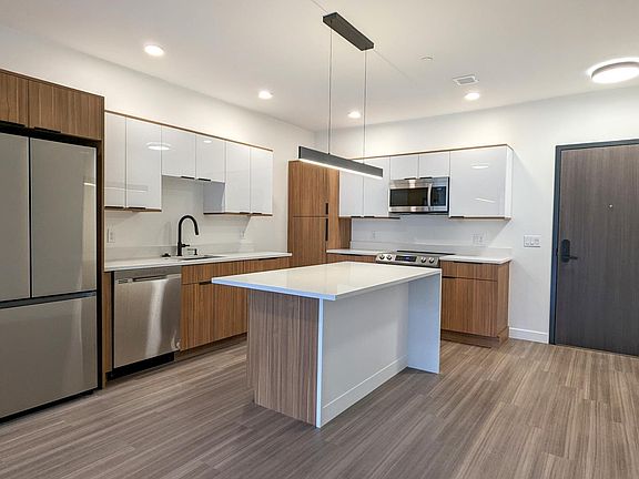 2nd image of 602 Loring Ave #204