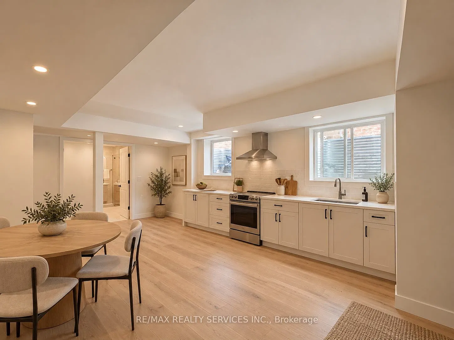 3 bed, $2,100 — Photo 2
