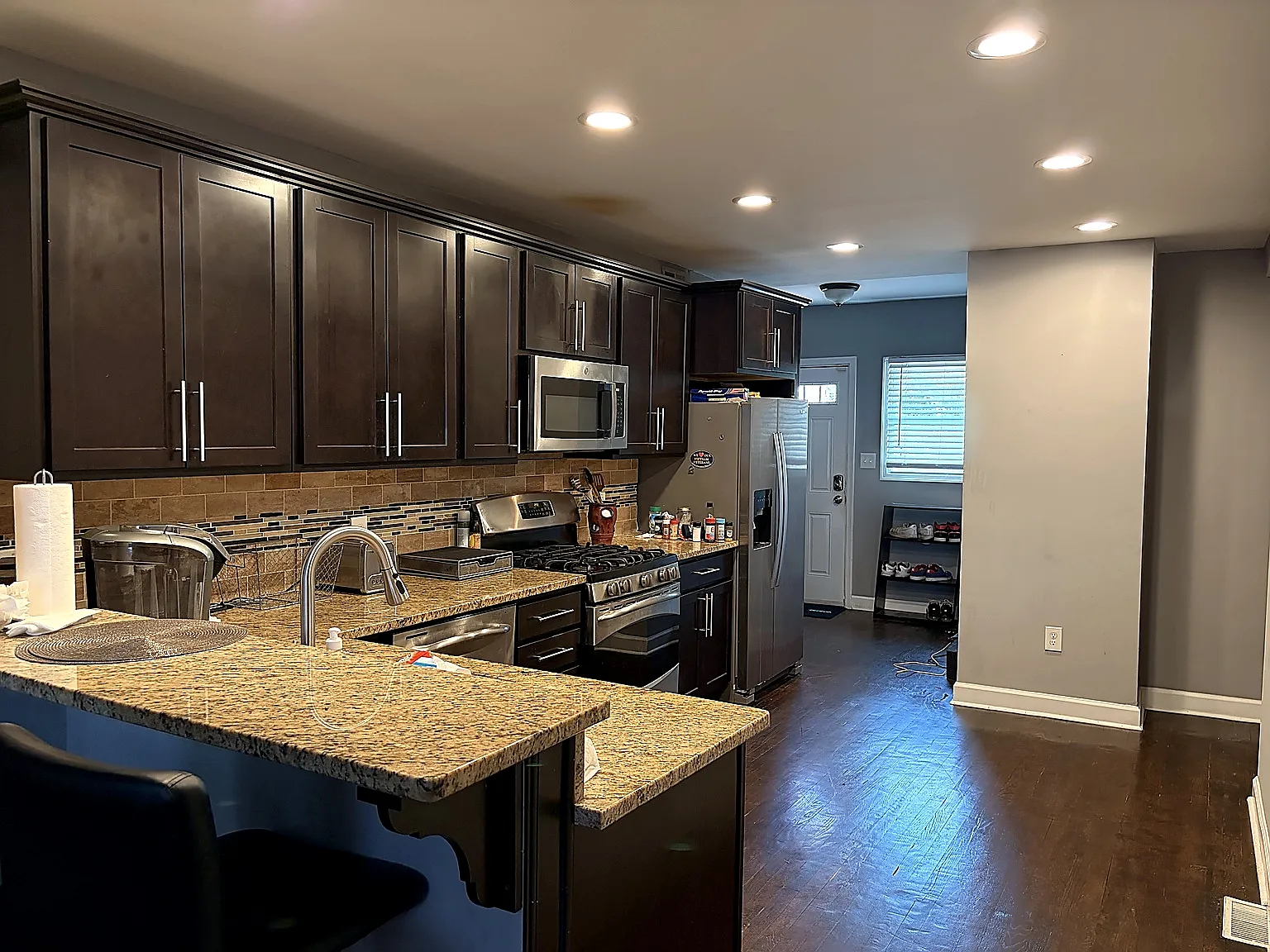 1 bed, 2720 sqft, $1,250 — Photo 3