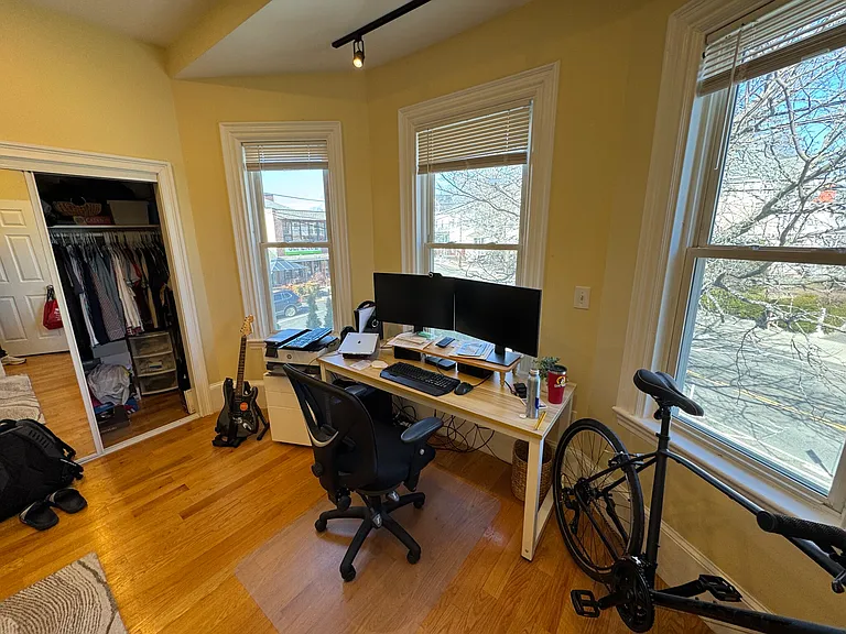 208-210 Holland St #2A — Photo 15
