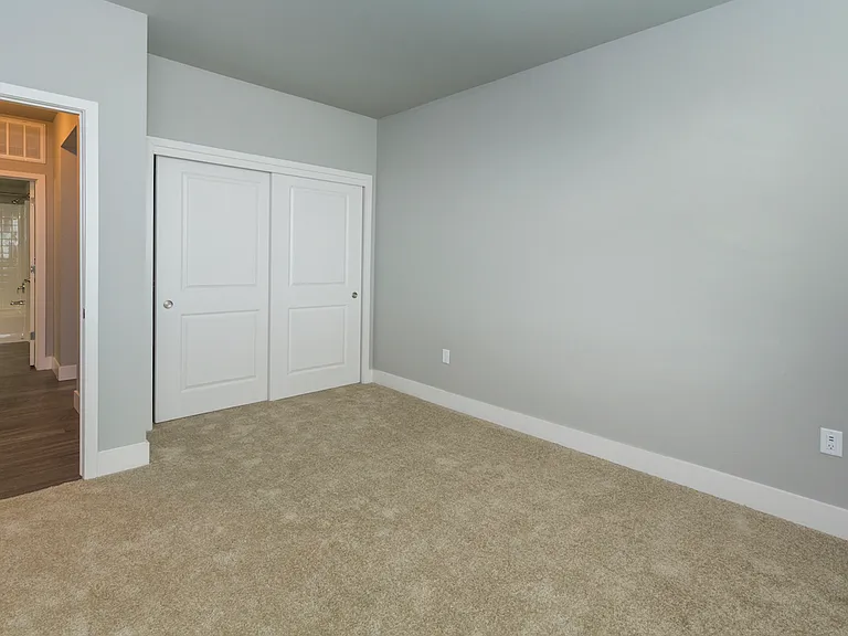 The Overlook at Interquest Apartments — Photo 80