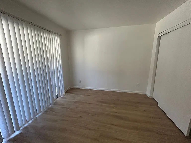 Santanna Apartments — Photo 7