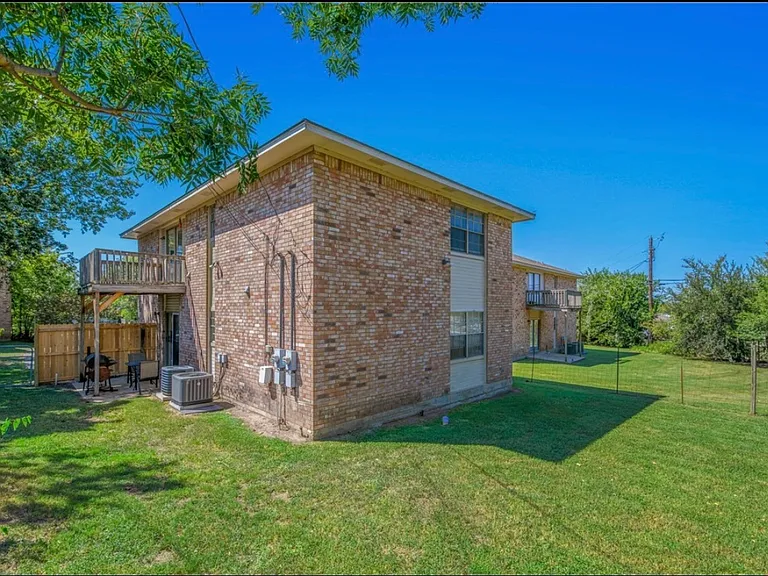 1202 Vinyard Ct #B — Photo 11
