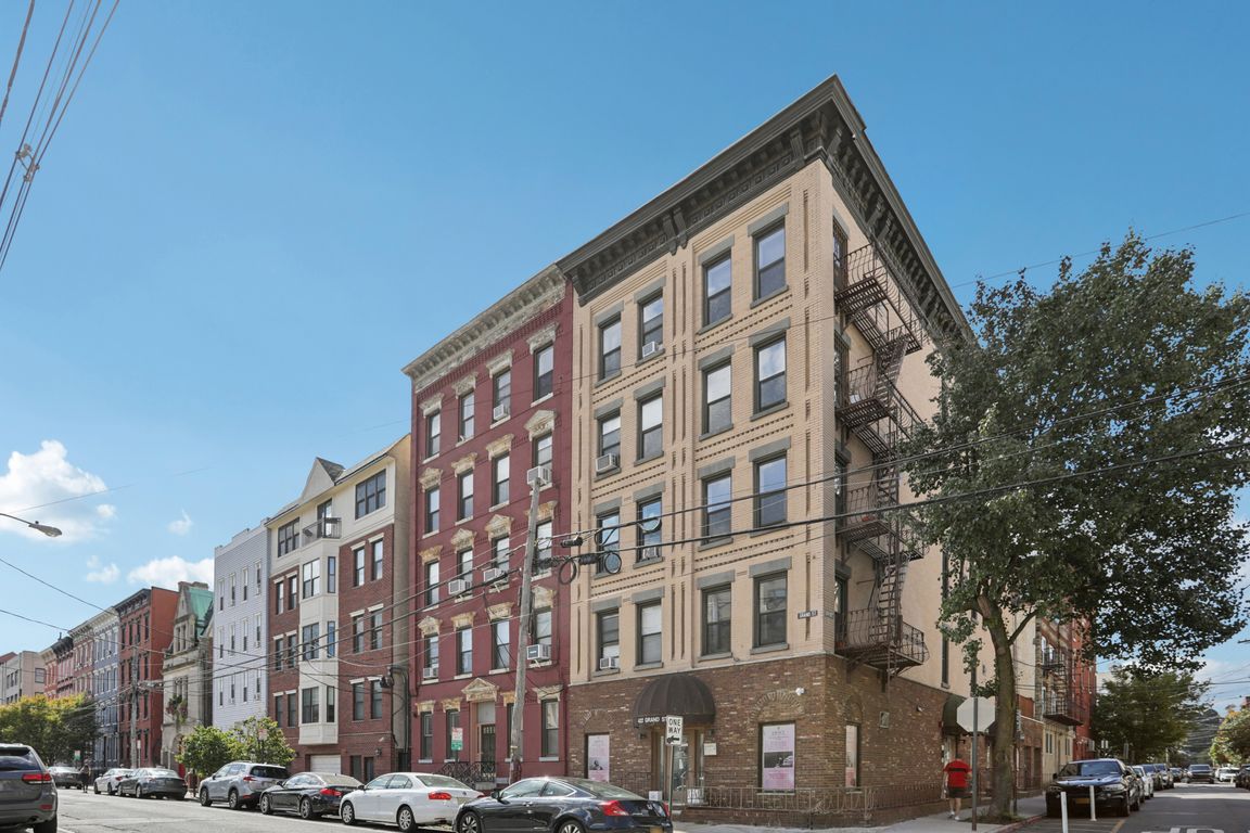 422 Grand St.-S2709-001.jpg