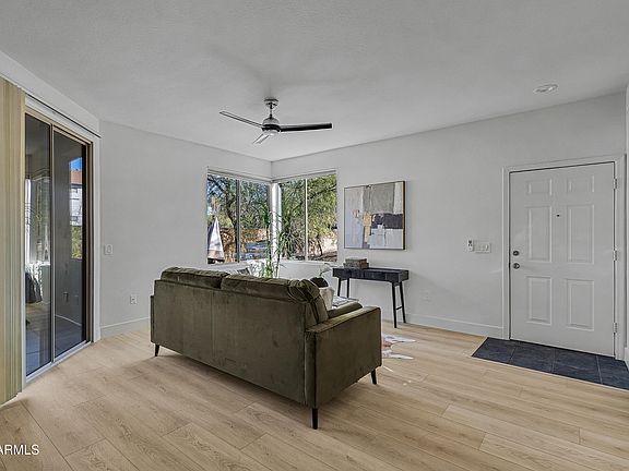 5th image of 1411 E ORANGEWOOD Avenue #119