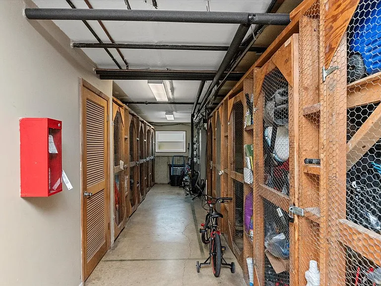 126 W Washington St #324 — Photo 12