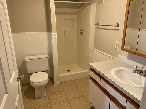 5th image of 2206 1/2 Lewis Ave
